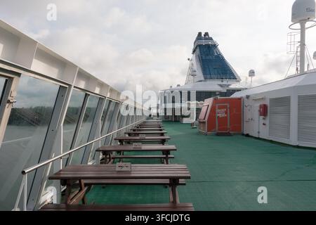 Deck der Silja Serenade, einer Luxus-Kreuzfahrtschiffe, die zwischen Helsinki und Stockholm operiert. Stockfoto