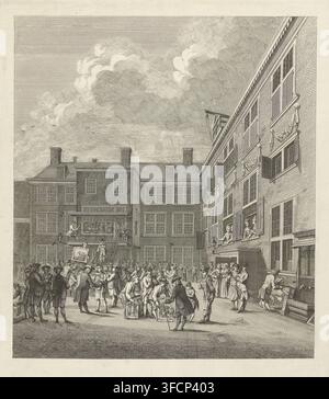 Verkauf von Gemälden im Hof des Oudezijds Heerenlogement in Amsterdam, Druck, Ansicht des Hofes des Oudezijds Heerenlogement in Amsterdam, wo ein Gemäldeverkauf stattfindet. Es handelt sich wahrscheinlich um den öffentlichen Verkauf oder die Auktion der Gemäldesammlung des Leidener Bürgermeisters Johan van der Marck Aegidiusz., der 1772 starb, am 25. August 1773., Atlas van Stolk 3883, Anzahl bekannter Zustände 1(5), Kupferstecher: Hermanus Petrus Schouten (möglicherweise), Amsterdam, Verleger: Pierre Fouquet, ca. 1773, Papier, Radierung, Beweis, Höhe 357 mm x Breite 288 mm, Kunstverkauf, Auktion, Hotel, Gaststätte, Stockfoto