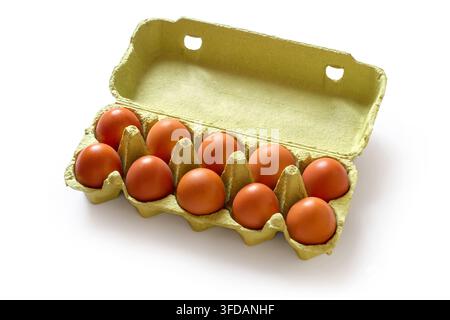 Eierbehälter auf weißem Hintergrund. Verpackung von Hühnereiern. Stockfoto