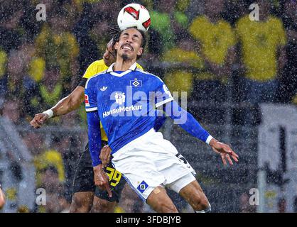 firo : 29.08.2026 Fußball, 1. Liga, Erste Bundesliga [Bundesliga], Saison 2026/2027 Borussia Dortmund Borussia Dortmund - HSV Hamburg HSV Hamburg Hamburg 2:0 Yussuf Poulsen vom HSV Hamburg HSV Hamburg und Filippo Mane von Borussia Dortmund Boru Stockfoto