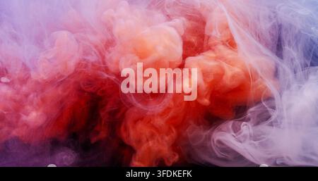 Farbnebel-Farbspritzer-Unterwasser-Glitzertextur Stockfoto