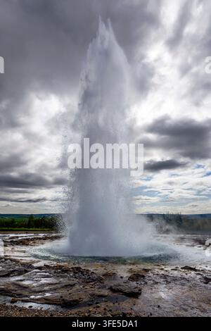 Strokkur-Geysir - Island Stockfoto