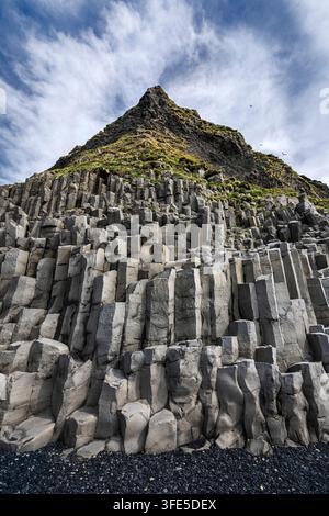 Basaltkolonnaden von Reynisfjara – Island Stockfoto
