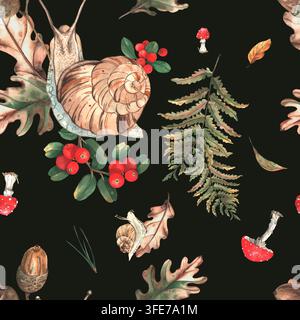 Ein nahtloses herbstliches Aquarellmuster von Waldpflanzen und Tieren. Ein reiches Muster herbstlicher Kompositionen aus Pilzen, Blättern, Schnecken und Beeren. Stockfoto
