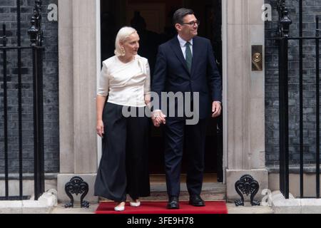 London, UK. 03. Sep. 2026. Abgebildet: Der britische Premierminister Andy Burnham und seine Ehefrau Marie-France van Heel begrüßen den französischen Präsidenten Emmanuel Macron und seine Ehefrau First Lady Brigitte Macron in Downing Street. Credit: Justin Ng/Alamy Live News. Stockfoto