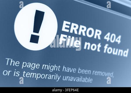 Nahaufnahme eines 404-Fehlersignals in einem Internetbrowser auf einem LCD-Bildschirm - Fotomontage Stockfoto