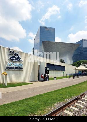 Mexico-Stadt, Mexiko, 19. Juli 2023: Das Acuario Inbursa ist ein unterirdisches Aquarium im Viertel Nuevo Polanco von CDMX, gegenüber dem Soumaya Stockfoto