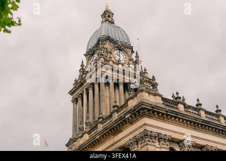 Leeds Town Hall, ein historisches viktorianisches Verwaltungsgebäude in Leeds, West Yorkshire, England, UK - 4. September 2026. Hochwertiges Foto Stockfoto