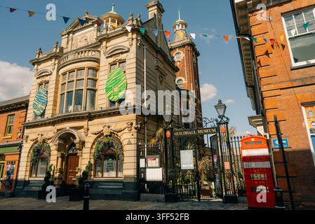 Historische High Street in Rochester, Kent, England, UK - 4. September 2026. Hochwertiges Foto Stockfoto