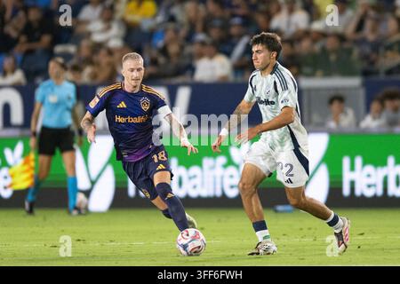Los Angeles, Kalifornien, 5. September 2026. New England Revolution-Verteidiger Ethan Kohler (22) bringt den Ball voran während eines MLS-Spiels zwischen New England Revolution und Los Angeles Galaxy im Dignity Health Sports Park Stockfoto