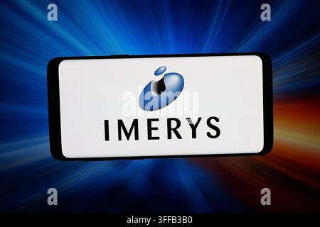 Stuttgart, Deutschland - 09-03-2026: In dieser Fotoillustration wird das Logo des französischen Bergbauunternehmens Imerys S.A. auf einem Smartphone angezeigt Stockfoto