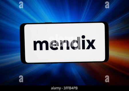 Stuttgart, Deutschland - 09-03-2026: In dieser Fotoillustration wird das Logo der Anwendungsentwicklungsplattform Mendix auf einem Smartphone angezeigt Stockfoto