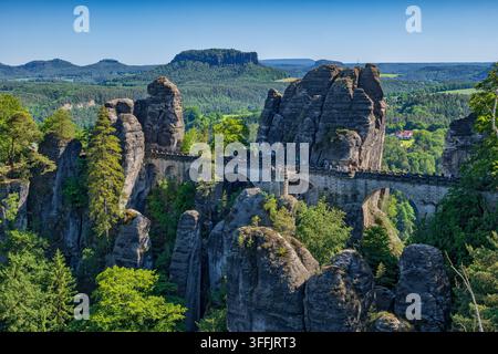 Basteibrücke im Nationalpark Sächsische Schweiz, Elbsandsteingebirgslandschaft in Sachsen, Deutschland. Stockfoto