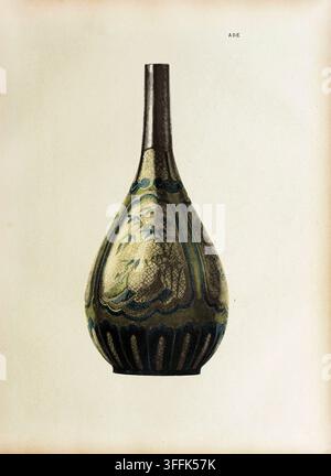 Die Kunst Japans. Kyoto-Ware-Flasche. 1889 Dieses raffinierte Gefäß verkörpert die Eleganz und technische Raffinesse von Kyō-yaki (Kyoto-Ware), einem bedeutenden Stil der japanischen Keramik, der seit dem 17. Jahrhundert in der Kulturhauptstadt hergestellt wird. Mit ihrem langen Hals und bauchigen Körper spiegelt die Flaschenform – ursprünglich für Sake oder als Dekoration gedacht – sowohl funktionale als auch ästhetische Absichten wider. Der dunkle, glänzende Hals steht in harmonischem Kontrast zum weicheren, gemusterten Körper und zeigt eine meisterhafte Beherrschung von Form, Glasur und visueller Balance. Das Stück stammt wahrscheinlich aus der Edo- oder frühen Meiji-Zeit Stockfoto