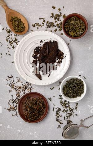 Sortiment an losen Teesorten Flachlage Stockfoto