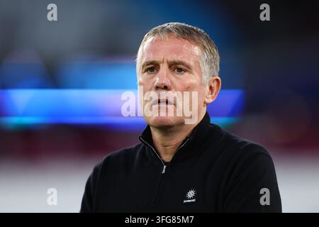 London, UK. 11. Sep, 2026. Phil Parkinson, Cheftrainer von Wrexham, vor dem Spiel West Ham United gegen Wrexham Sky Bet Championship im London Stadium, London. Bildnachweis sollte lauten: Paul Terry/Sportimage Credit: Sportimage Ltd/Alamy Live News Stockfoto