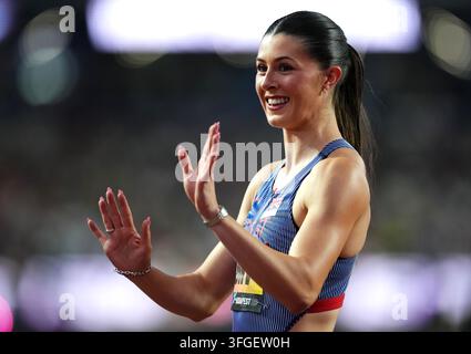 Amy Hunt aus Großbritannien feiert die Qualifikation nach dem Frauen-100m-Halbfinale am zweiten Tag der World Athletics Ultimate Championship in Budapest, Ungarn. Bilddatum: Samstag, der 12. September 2026. Stockfoto