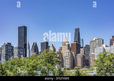 Midtown East Manhattan Skyline, gesehen von Roosevelt Island, New York City, New York, USA Stockfoto