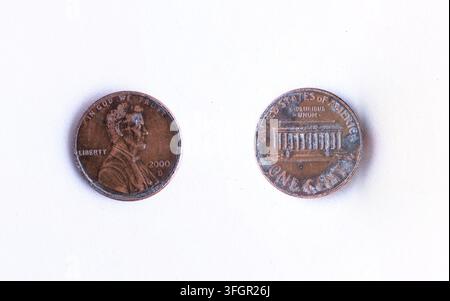 Ein-Cent-Münze der Vereinigten Staaten von Amerika aus dem Jahr 2000 mit Abraham Lincoln und dem Lincoln Memorial Stockfoto