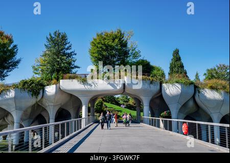 New York, USA - 16. Okt. 2025: Der Eingang zur Little Island in New York. Stockfoto