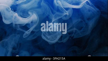 Farbnebel-Farbspritzer-Unterwasser-Glitzertextur Stockfoto