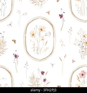 Handgemaltes Aquarell nahtloses Muster aus Terrakotta- und Rostfarbenen Wildblumen, Sahneweißen Gänseblümchen, Lilafarbenen Blüten, Gräsern, Samenköpfen, Beeren, Motten und Stockfoto