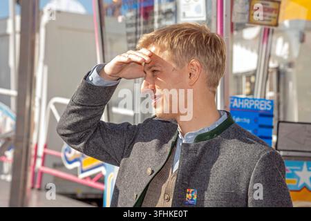 Oktoberfest 2026, Dominik Krause, Münchner Oberbürgermeister, beim traditionellen Presserundgang, München, 17. September 2026 Deutschland, München, 17. September 2026, Oktoberfest 2026,, Oktoberfest 2026, Dominik Krause, Münchner Oberbürgermeister, Grüne, beim traditionellen Presserundgang über die Wiesn, die Wiesn 2026 beginnt am 19. September und dauert bis zum 4. Oktober 2026, Volksfest, Theresienwiese, bayerisch, Bayern *** Oktoberfest 2026, Dominik Krause, Bürgermeister von München, während des traditionellen Presserundgangs, München, 17. September 2026, Deutschland, München, 17. September 2026, Oktoberfest 2026, Stockfoto