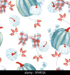 Aquarell-Herbst-Muster ohne Ende mit Illustrationen blauer Kürbisse, karierter Schleifen, Eukalyptus und Beeren. Handgezeichneter Hintergrund für Thanksgiving und Herbst Stockfoto
