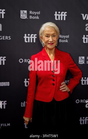 Die britische Schauspielerin Helen Mirren nimmt an der Weltpremiere von "Ein Talent für Mord" während des 51. Toronto International Film Festivals im Roy Thomson Hall in Toronto, Ontario, Kanada, am 14. September 2026 teil. (Foto von Pouria Afkhami/NurPhoto) Stockfoto