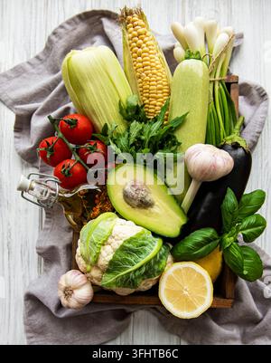 Sortiment an frischem Obst und Gemüse Stockfoto