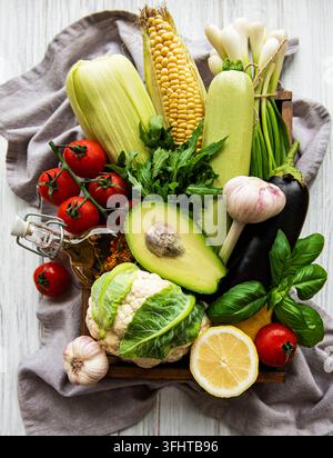 Sortiment an frischem Obst und Gemüse Stockfoto