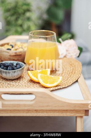 Frühstück im Bett Stockfoto