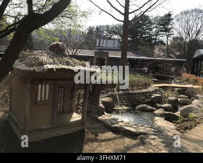 Traditionelles koreanisches Miniatur-Hanok-Haus auf der Nami-Insel, Südkorea Stockfoto