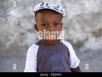 Porträt eines Jungen mit einer Mütze, Provinz Nampula, Mosambique, Mosambik Stockfoto