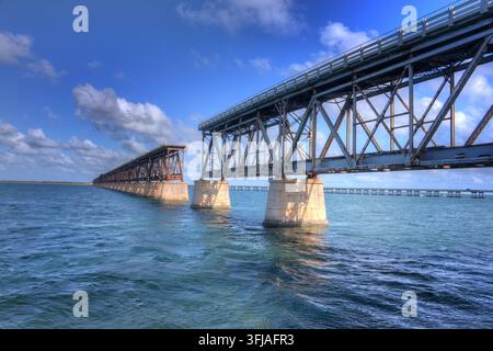 Bahia Honda Bridge im Bahia Honda State Park in den Florida Keys. Eine verlassene Brücke an der Overseas Highway, die die Florida Keys verbindet. Stockfoto