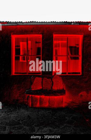 Grafische Neuarbeitung im Thriller- und Horror-Stil von zwei Fenstern an einem kleinen Haus. Schwarz, Weiß und Rot, Buchcover, Illustration, symbolisch Stockfoto