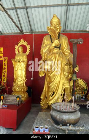 Der Big Buddha von Phuket ist eine sitzende Statue des Maravija-Buddha, die sich in Phuket, Thailand, befindet. Stockfoto