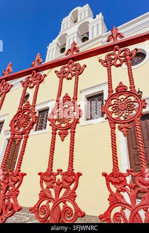 Drei-Glocken-Kirche, Fira, Thira, Santorini, Kykladen, Griechenland Stockfoto
