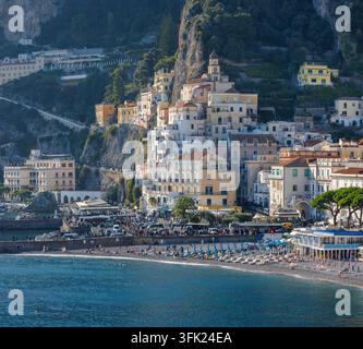 Amalfi - Amalfiküste - Die Küste und der Strand. Stockfoto