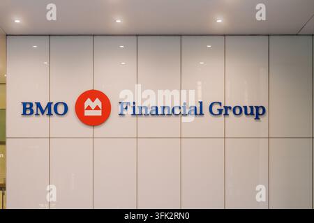 Toronto, Kanada - 20. Juni 2026: BMO Financial Group-Logo an der Wand eines modernen Bürogebäudes Stockfoto