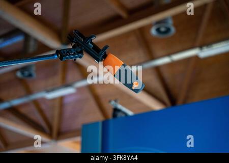 Symbolbild: Mikrofon von ZDF, 06.09.2026 Ein Mikrofon mit dem Logo von ZDF auf einer Angel Foto: DZBA/Jonas Lohrmann Stockfoto