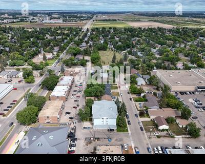 Luftaufnahme des Brevoort Park Viertels in Saskatoon. Häuser, Bäume und Straßen verteilen sich über die Szene. Grünflächen vermischen sich mit urbanen Strukturen unter p Stockfoto
