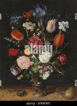 Vase mit Blumen, zweite Hälfte des 16. Jahrhunderts. Brueghel komponiert eine Symphonie aus Formen und Farben: Narzissen, Tulpen, Nelken und Rosen erheben sich in einer geblasenen Glasvase. Der Maler wartete geduldig, bis jede Art blühte, um einen fast botanischen Realismus zu erreichen. Kleine Insekten sind zwischen den Blütenblättern zu sehen, was das Gefühl von Wahrhaftigkeit verstärkt, während auf dem Tisch ein kleiner Frosch und ein Bezoarstein erscheinen, dem Heilkräfte zugeschrieben wurden, insbesondere als Gegenmittel gegen alle Arten von Giften. Obwohl die traditionelle Interpretation dieser Vasen auf Eitelkeit anspielt und die Stockfoto