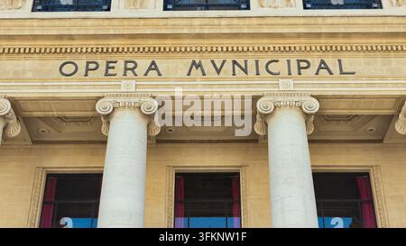 MARSEILLE, FRANKREICH - 16. SEPTEMBER 2026 - Außenansicht des Opernhauses in Marseille, Frankreich, mit klassischen Säulen Stockfoto