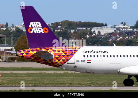 25.09.2026, xsvx, Reise, Urlaub, Wirtschaft, emwir, SU-BUT, Airbus A320-251N A320neo, Baujahr: 2022, Air Cairo, Ägypten, Hex Code: 01023C, MSN: 11205, Besonderheit: zeitweise Misr Life Insurance-Sticker 2023 und 20 Years-Sticker ab November 2023. Stuttgart Stockfoto