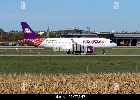 25.09.2026, xsvx, Reise, Urlaub, Wirtschaft, emwir, SU-BUT, Airbus A320-251N A320neo, Baujahr: 2022, Air Cairo, Ägypten, Hex Code: 01023C, MSN: 11205, Besonderheit: zeitweise Misr Life Insurance-Sticker 2023 und 20 Years-Sticker ab November 2023. Stuttgart Stockfoto