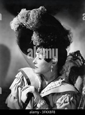 PAULETTE GODDARD Porträt in EIN IDEALER EHEMANN 1947 Regisseur ALEXANDER KORDA Stück Oscar Wilde Drehbuch Lajos Biro Kostümdesign Cecil Beaton London Film Productions / British Lion Film Corporation Stockfoto