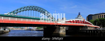 Die Swing Bridge und die Tyne Bridges über den Fluss Tyne, Newcastle upon Tyne, Tyne and Wear, England, UK Stockfoto