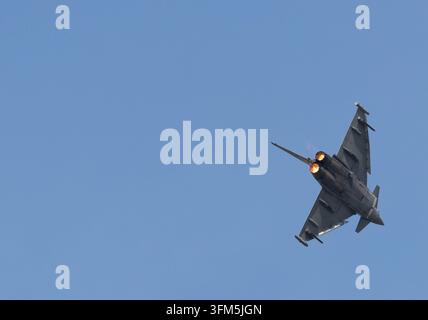 18.09.2026, xjrdrx, Politik Sicherheitsmesse, NATO Days 2026 v.l. Eurofighter Typhoon, Eurofighter F-2000A, italienische Luftwaffe, Aeronautica Militare, Italien, 4-43, MM7317, 4Â Stormo, 9Â Gruppo, Kampfjet, Jagdflugzeug, Mehrzweckkampfflugzeug, Militärflugzeug, Düsenflugzeug, Überschallflugzeug Ostrava *** 18. September 2026, xjrdrx, Politik, Sicherheitsmesse, NATO Days 2026, Eurofighter Typhoon, Eurofighter F 2000A, italienische Luftwaffe, Aeronautica Militare, Italien, 4:43, MM7317, 4 Stormo, 9 Gruppo, Kampfjet, Jagdflugzeug, Mehrzweckkampfflugzeug, Militärflugzeug, Düsenflugzeug, Überschallflugzeug Ostrava Stockfoto