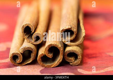 Zimtstangen, indonesischer Zimt Stockfoto
